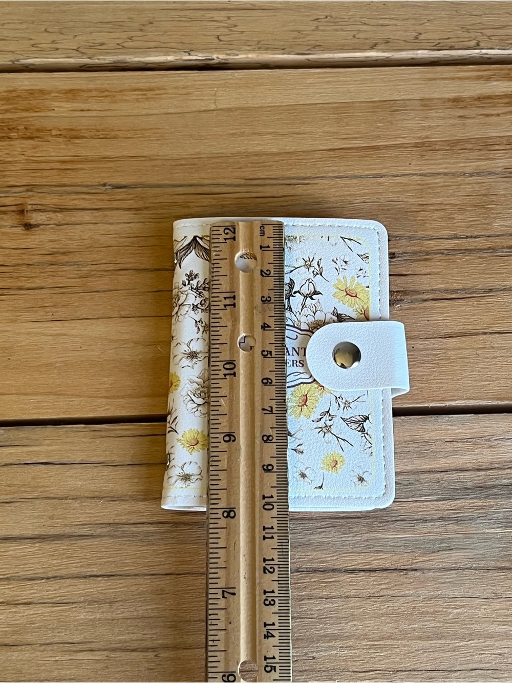 Floral 'Elegant Flowers' White Card Wallet - Picture 6 of 8